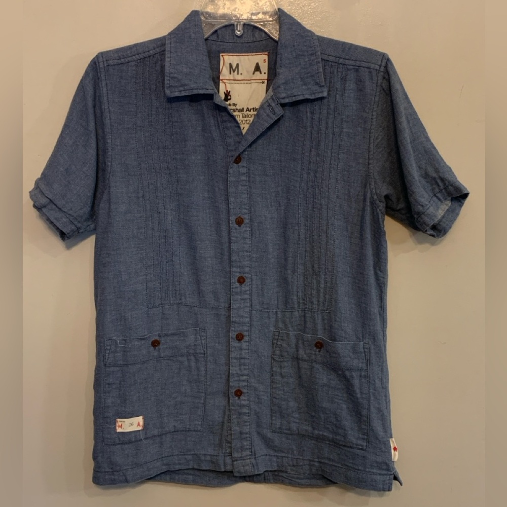 Short-Sleeve Casual Button-Down Shirt in Denim Blue